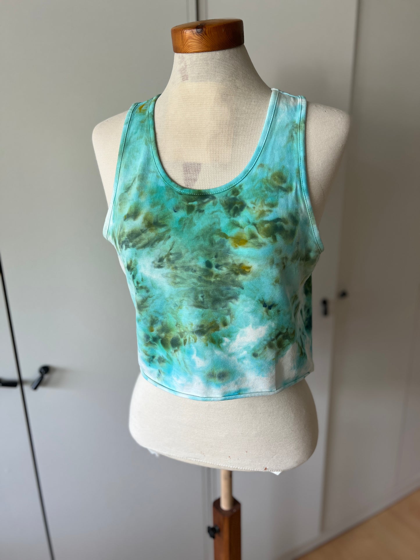 Ice Dye Cropped Tanktop S in Lake