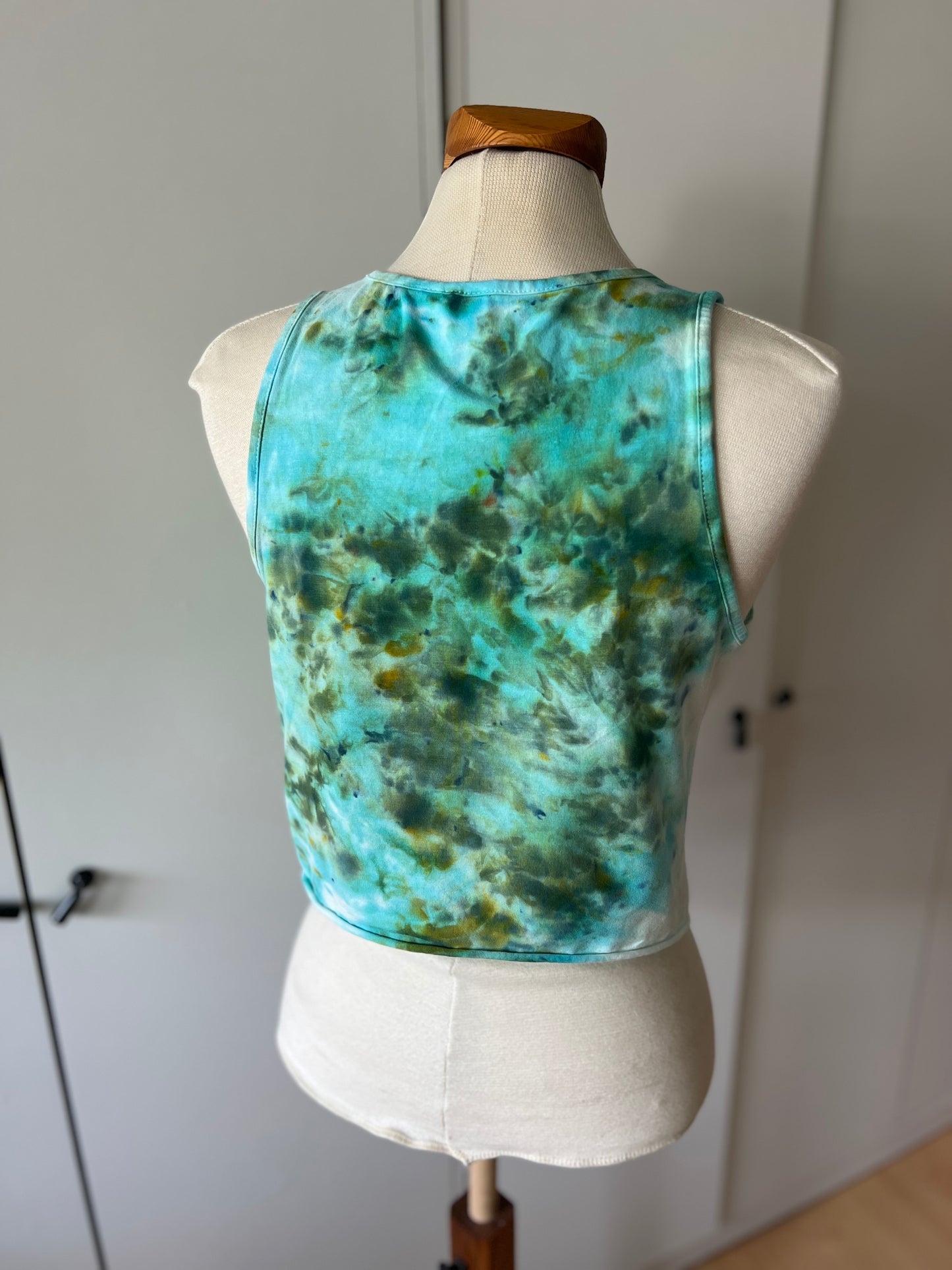Ice Dye Cropped Tanktop S in Lake